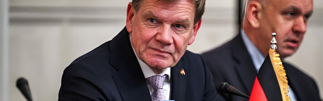 德国外长呼吁组建“新八国联军”对抗中国，中方仅用了两个字回敬，堪称教科书级别！